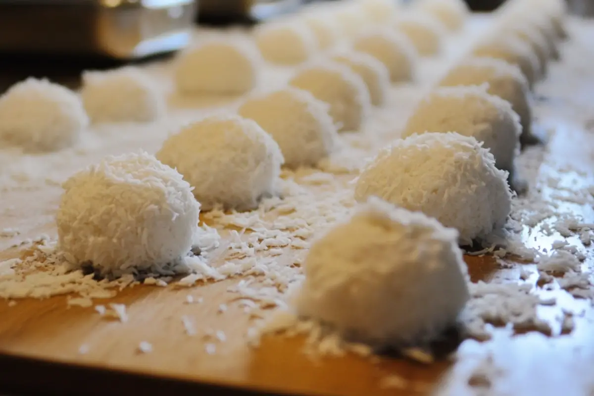 No-Bake Coconut Snowballs