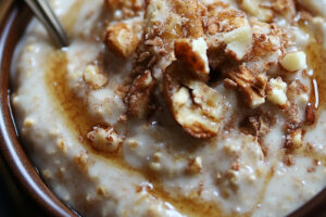 Cinnamon Roll Overnight Oats